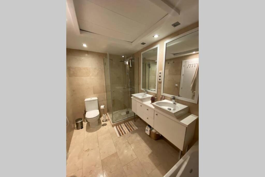 Casares Del Mar Luxury Apartment Малага Екстер'єр фото