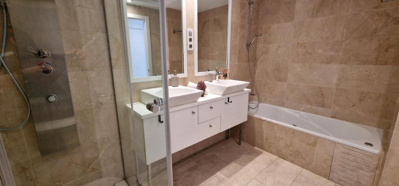 Casares Del Mar Luxury Apartment Малага Екстер'єр фото