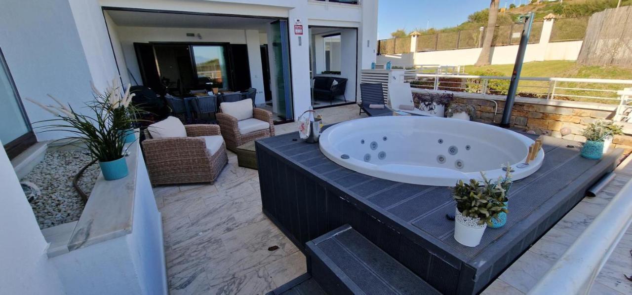 Casares Del Mar Luxury Apartment Малага Екстер'єр фото