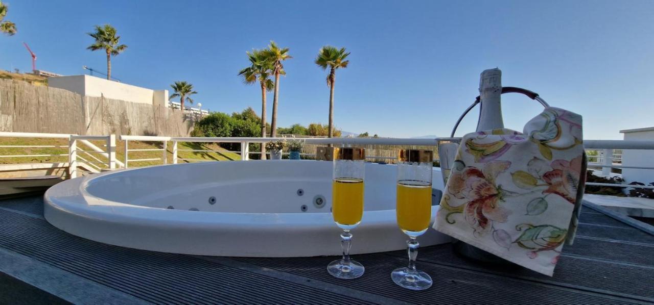 Casares Del Mar Luxury Apartment Малага Екстер'єр фото